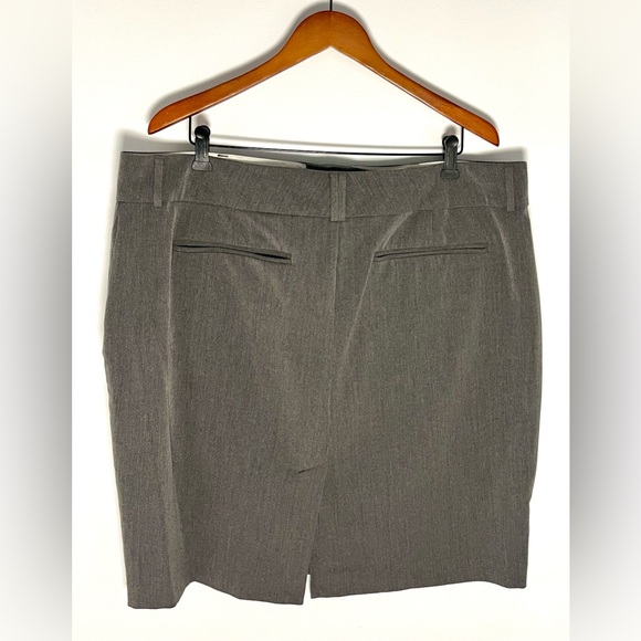 EUC US 18 Tall Old Navy Gray Pencil Skirt - Picture 2 of 4
